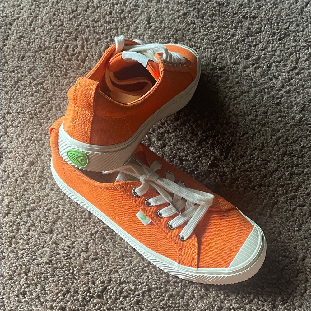 Cariuma  Sneakers - Picture 5 of 10